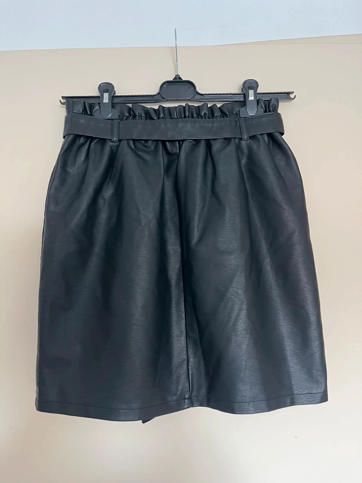 La Halle black faux leather skirt, size 38 – photo 2